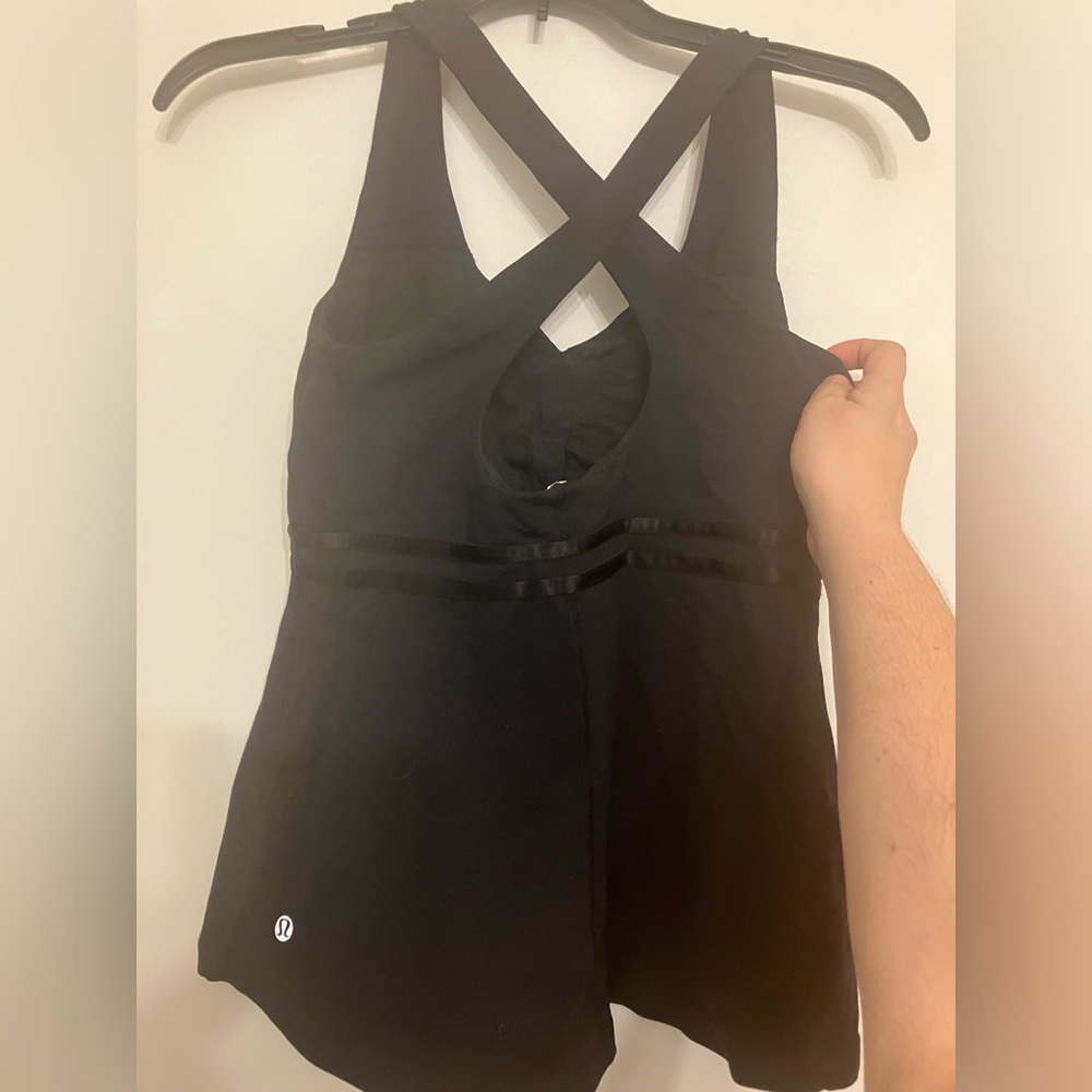 Lululemon athletica criss cross back tank front mesh vneck built in bra 8 medium - Picture 5 of 7